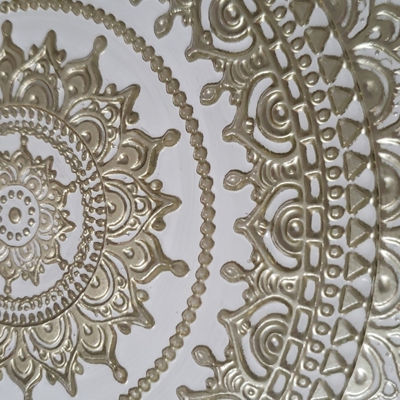 Aaccent Decorative plate charger 10.5" diam white plate gold design - Picture 2 of 11